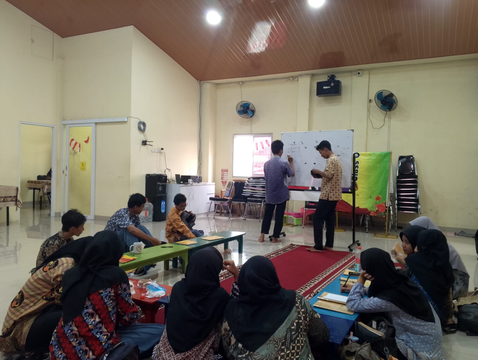 Praktik Menyiapkan Proyek Ilmiah di Sekolah