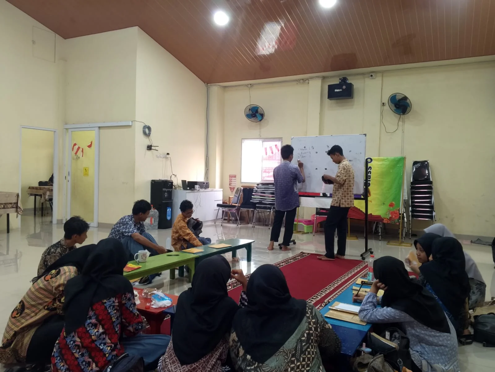 Praktik Menyiapkan Proyek Ilmiah di Sekolah